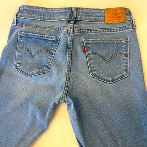 Levi’s 711 jeans
